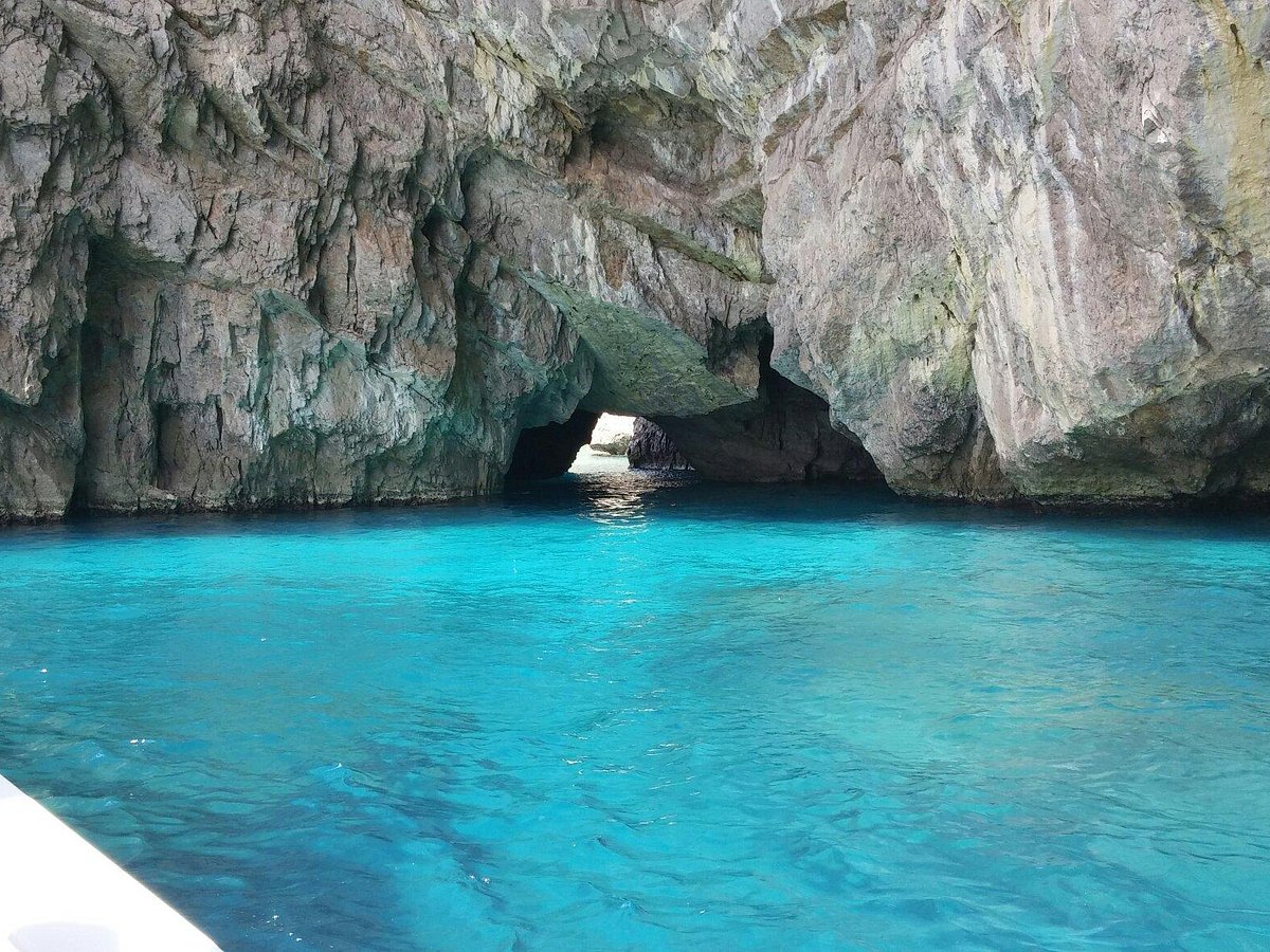Capri Blue Grotto Boat Tour From Sorrento, Sorrento - Itália