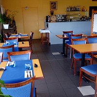 La salle et le bar