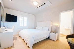 Room & Suite