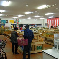 あんずの里市 内観(野菜市棟)