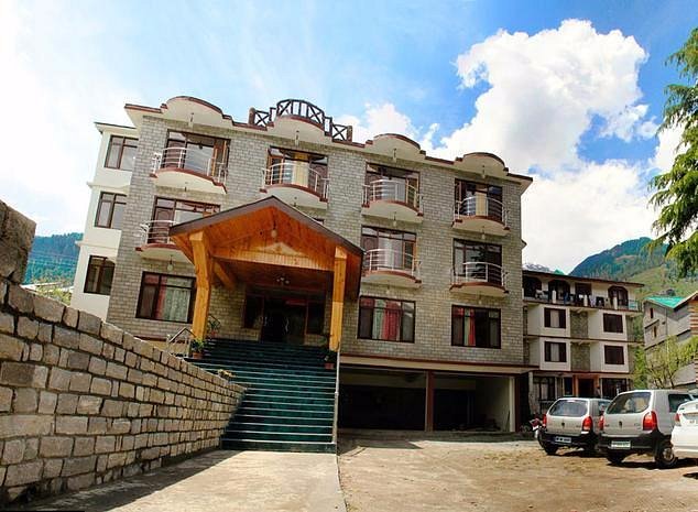 HOTEL MUKUND PALACE (Manali) - Lodge Reviews, Photos, Rate Comparison ...