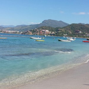 Playa La Ropa (Zihuatanejo) - All You Need to Know BEFORE You Go