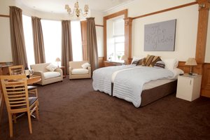 Room & Suite