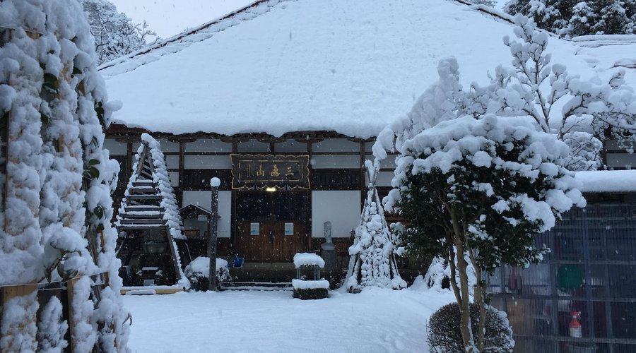 冬の本堂です。