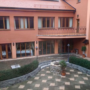 Hotel Majolika courtyard