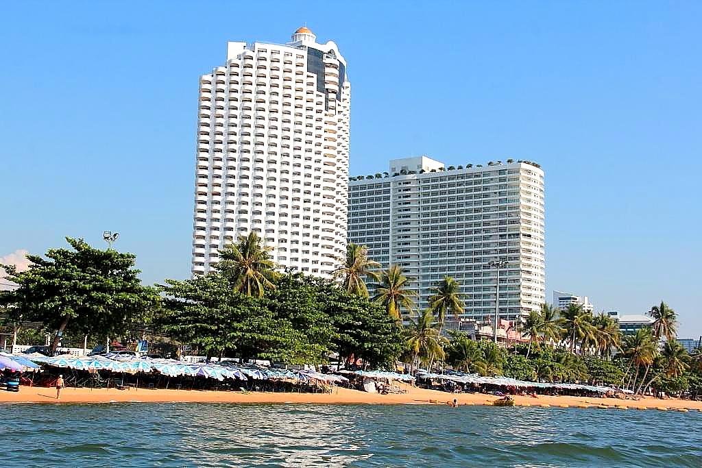 Jomtien pattaya. Джомтьен-Бич. Джомтьен Бич Паттайя. Пляж Джомтьен Паттайя. Паттайя Джомтьен 2021.