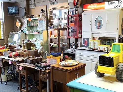 Top 10 Places to Find Antiques in Knoxville