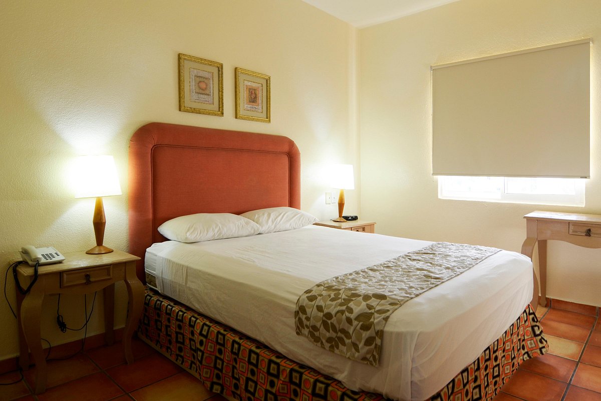 Hotel &amp; Suites Las Palmas, hotel en San José Del Cabo