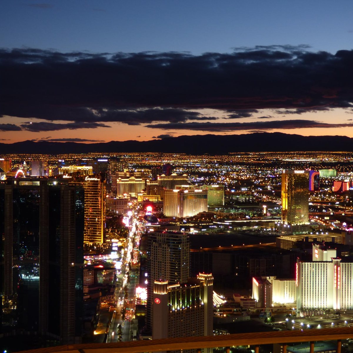 Las Vegas Roller Coaster Hangs Off Skyscraper