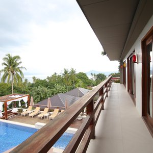 Nayomi's view from the suits