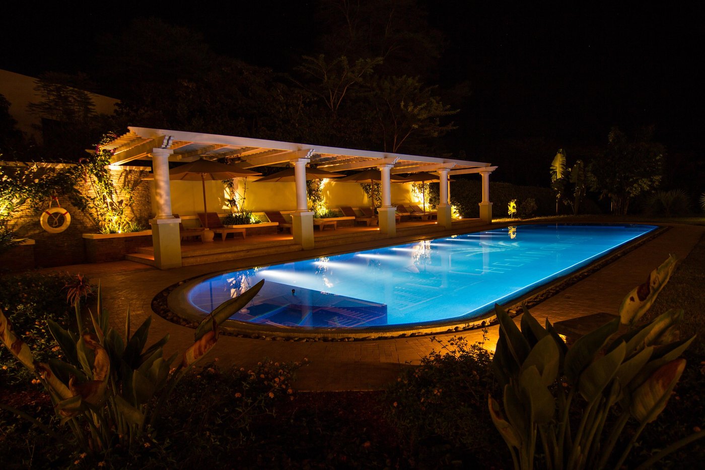 Hemingways Nairobi Pool Pictures & Reviews - Tripadvisor