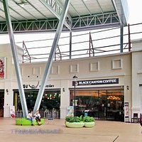 ร้านอาหารภายในห้างฯ