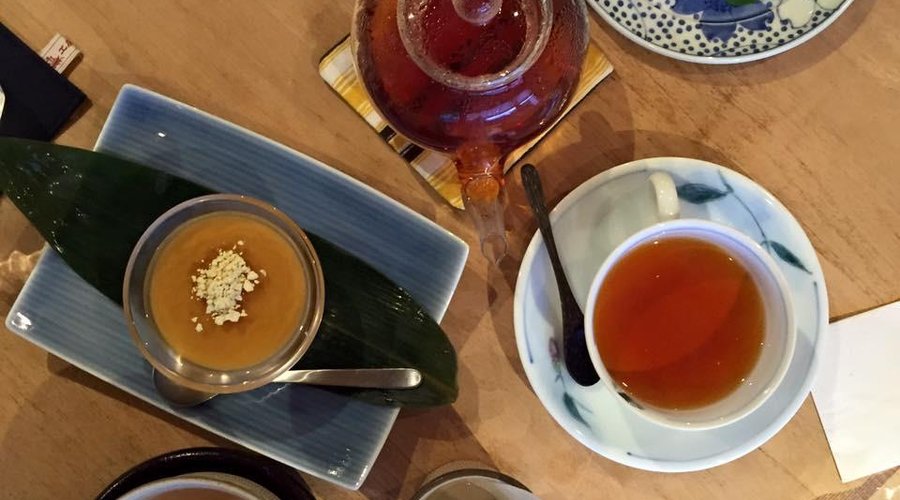 soy pudding, gateau chocolat, roiboos tea, chai masala