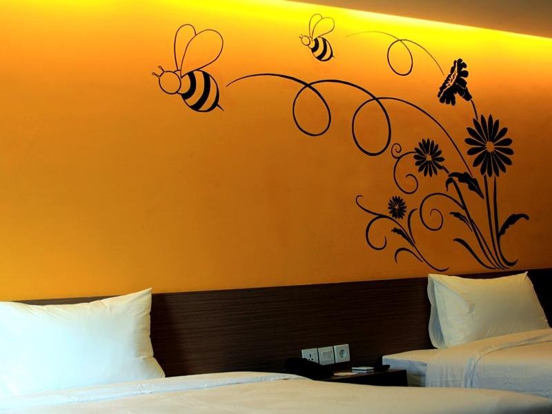 YELLOW BEE HOTEL TANGERANG (Indonesia) - Ulasan & Perbandingan Harga ...