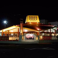 COCO'S西大寺店(夜)