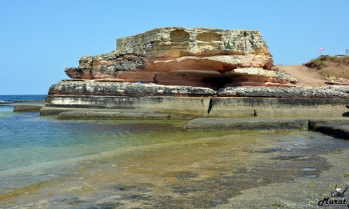 Pembe Kayalıklar