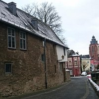 Rückseite Lottehaus mit Blick auf den Dom
