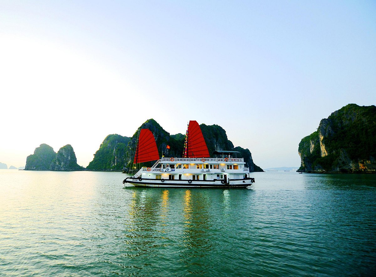 Halong Bay 1 Day Classic - Kevin's Travel Hanoi