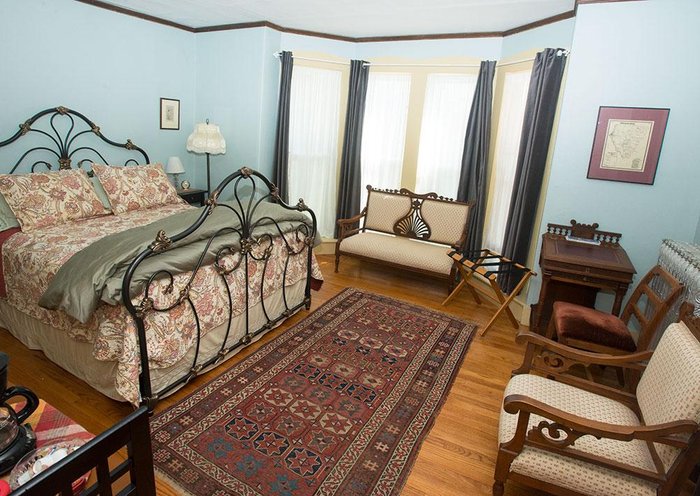 Dancing Bear Guesthouse (Shelburne Falls) - 호텔 리뷰