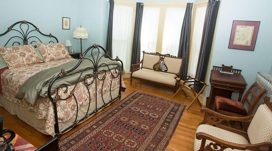 The Hummingbird Room