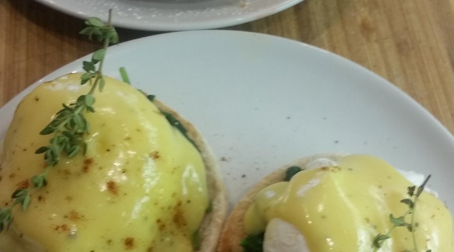 egg florentine,strawberry waffles