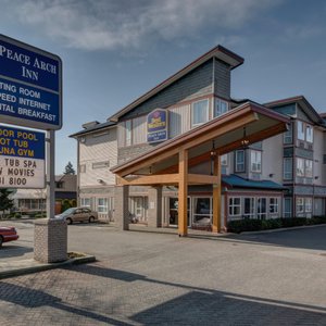 Come and stay with at the Best Western Peace Arch Inn.