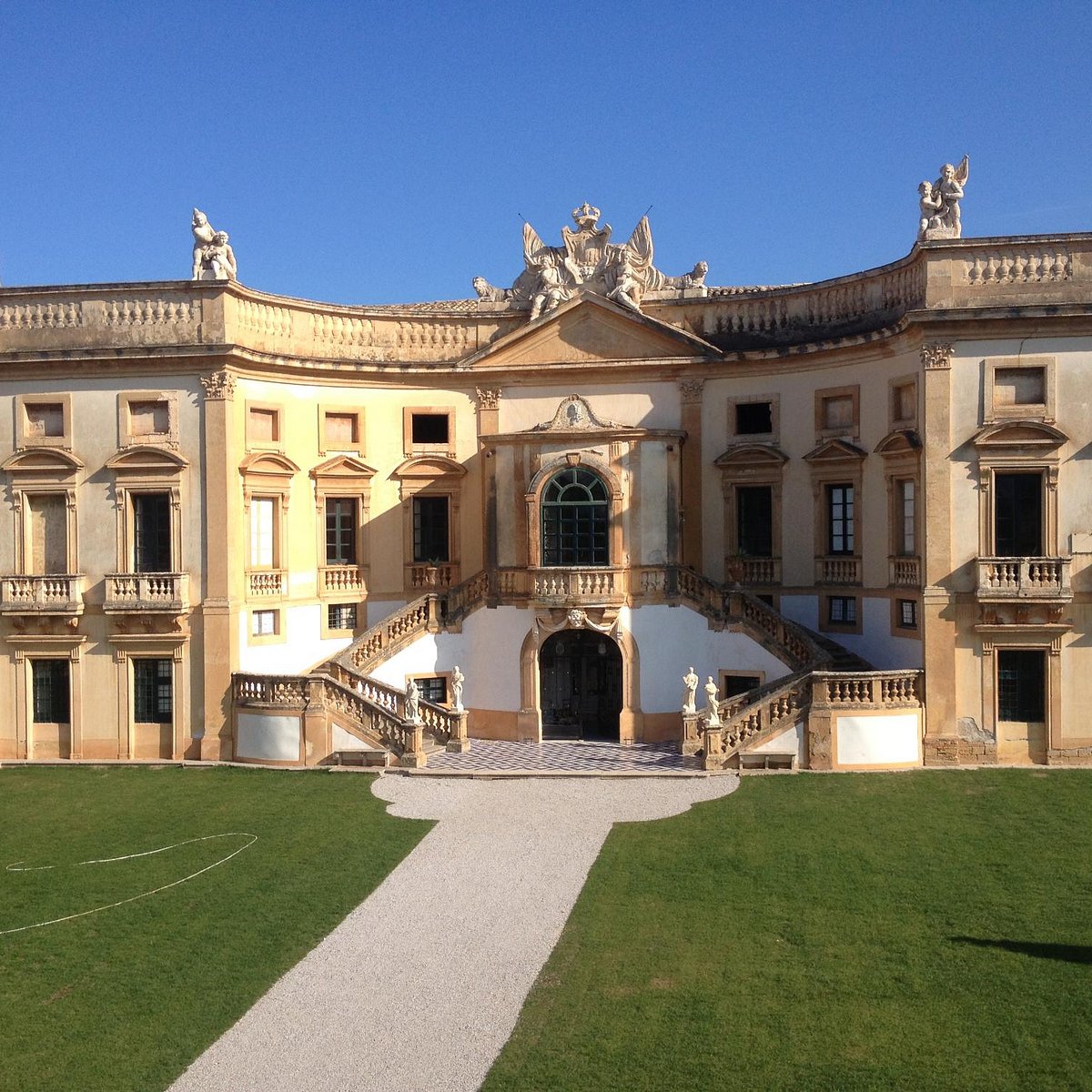 VILLA VALGUARNERA: Tutto quello che c'è da sapere (2025)