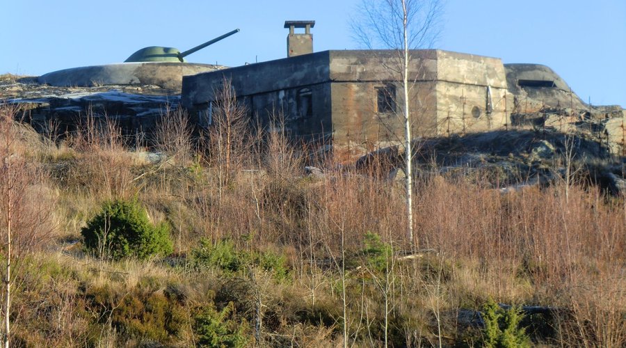 The main fortress with one of the guns