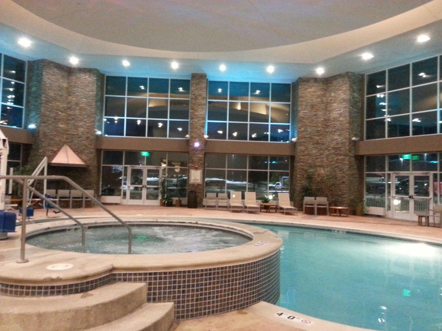 Roll the Dice and Hit the Jackpot at Iowa's Isle Casino Hotel Waterloo: A Thrilling Escape!