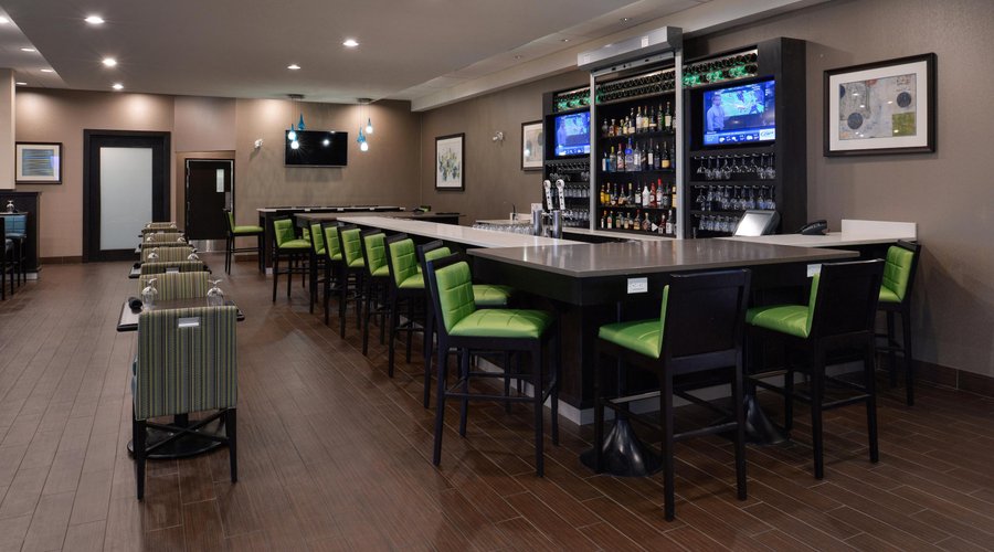 Eclipse Restaurant + Lounge