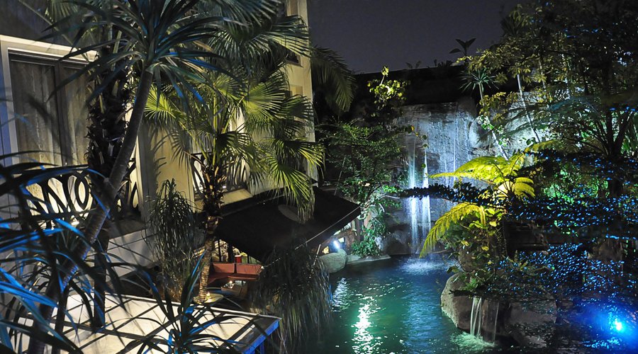 The Amaroossa Hotel Scarlet Night time