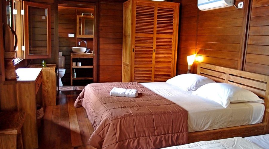NEKWETA tropical room 1