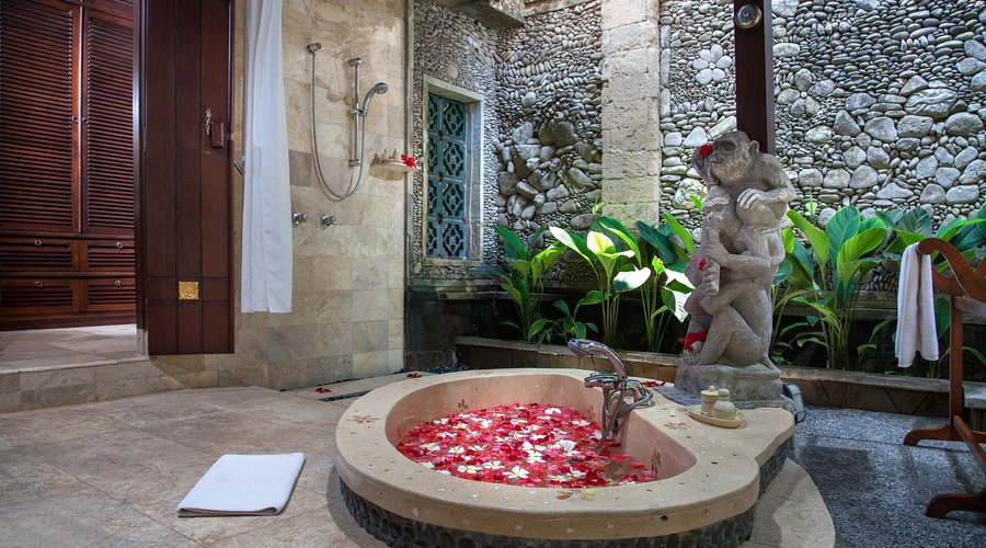 Pool Garden Villa Bathroom