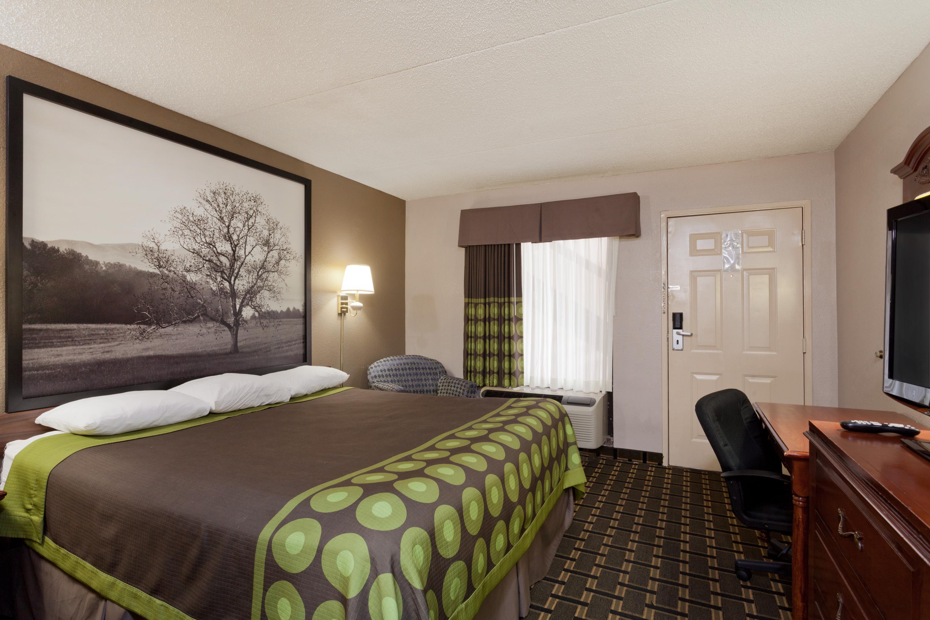 Hotel photo 25 of Super 8 by Wyndham Knoxville West/Farragut.