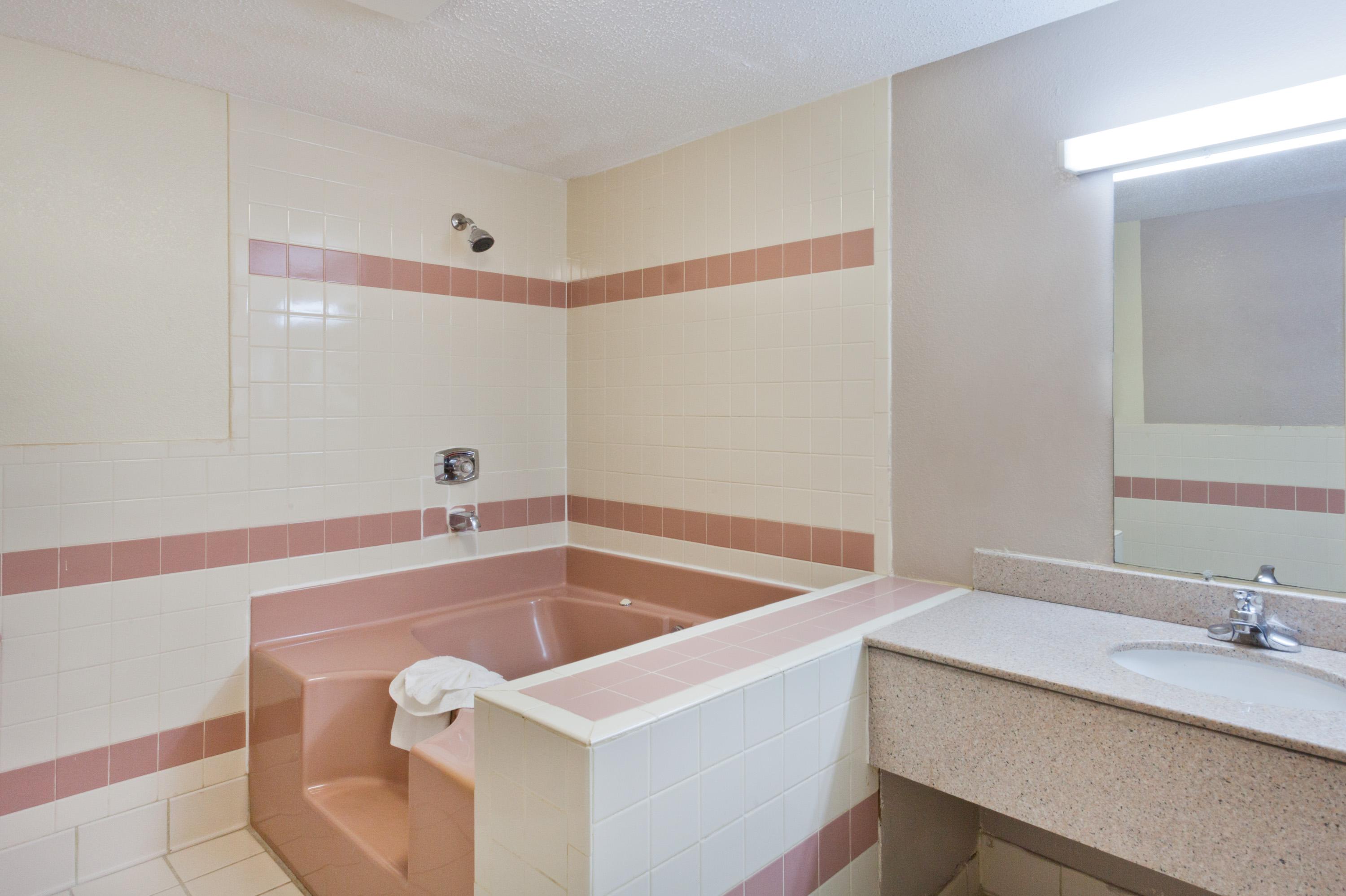 Hotel photo 36 of Super 8 by Wyndham Knoxville West/Farragut.