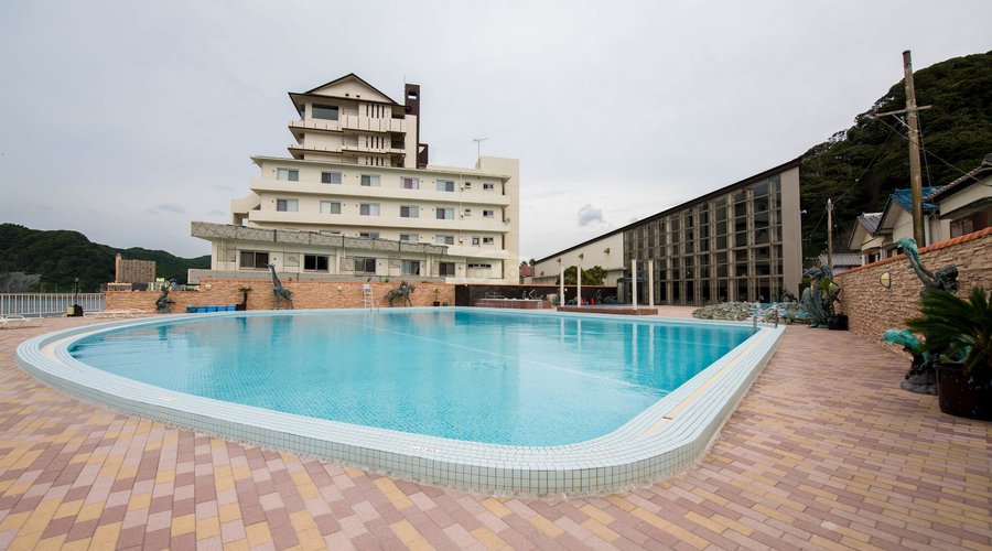 The Outdoor Pool at the Kamogawa Hotel Mikazuki