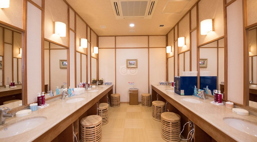 The Women's Changing Room and Spa at the Kamogawa Hotel Mikazuki