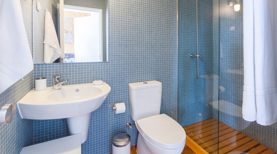 By Sá da Bandeira Bathroom