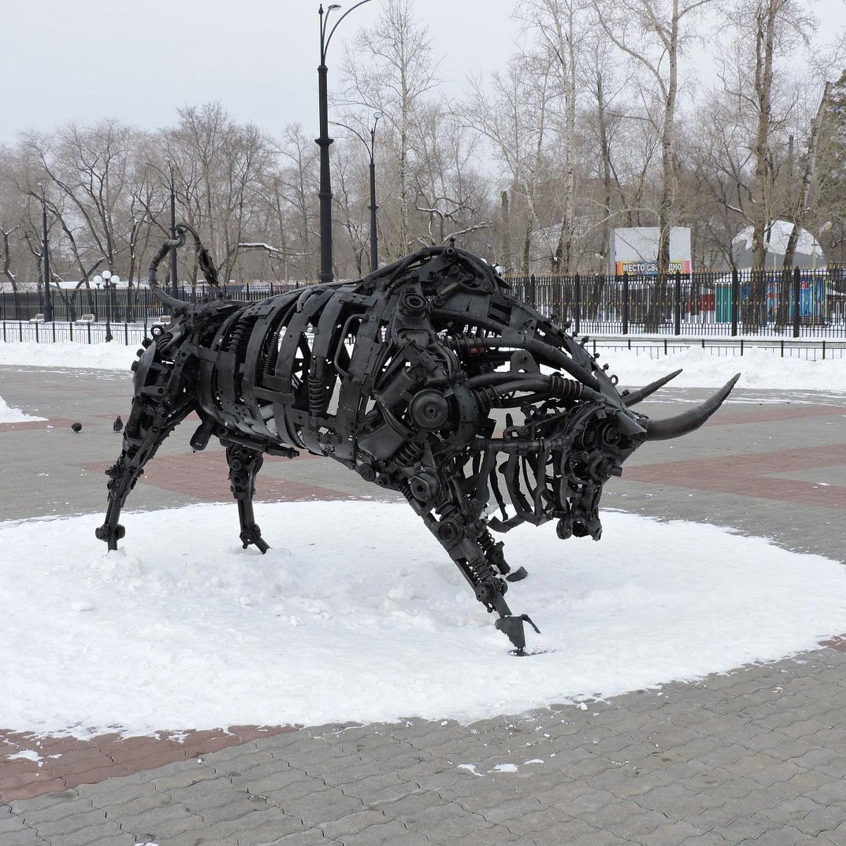 Металлический бык Благовещенск