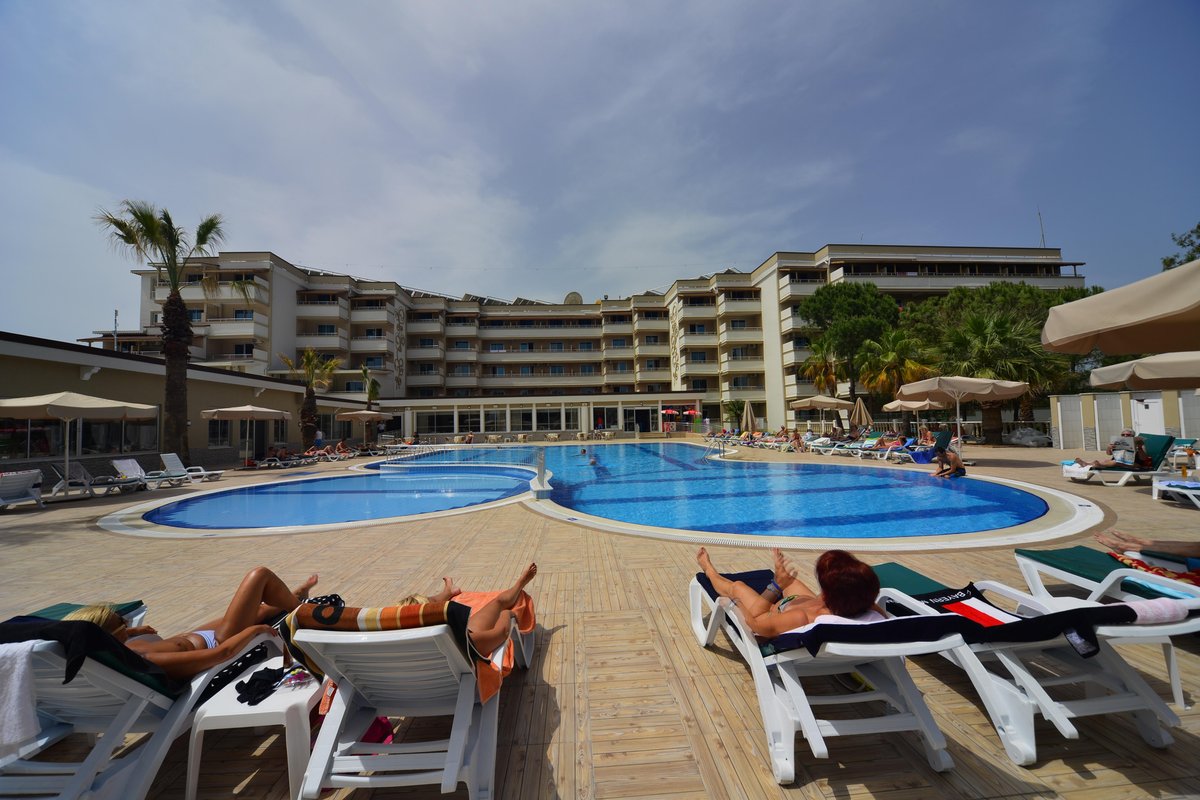 Linda Hotel Pool: Pictures & Reviews - Tripadvisor