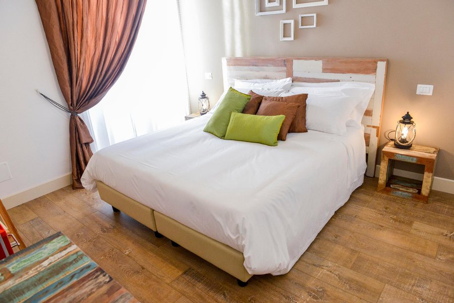 Weekend rooms