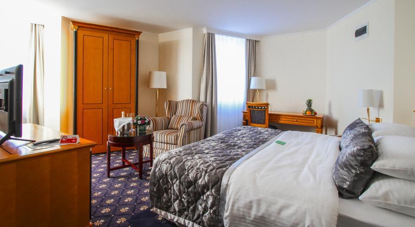 A Hoteli - Hotel Sloboda Rooms: Pictures & Reviews - Tripadvisor