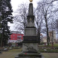 Памятник советским воинам, погибшим в Вайсенберг-Баутценском сражении в апреле 1945 г.