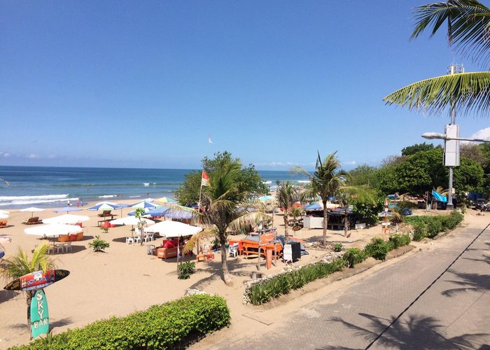 Playa Legian frente hotel Niksoma