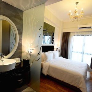 Junior Suite - Master Bedroom