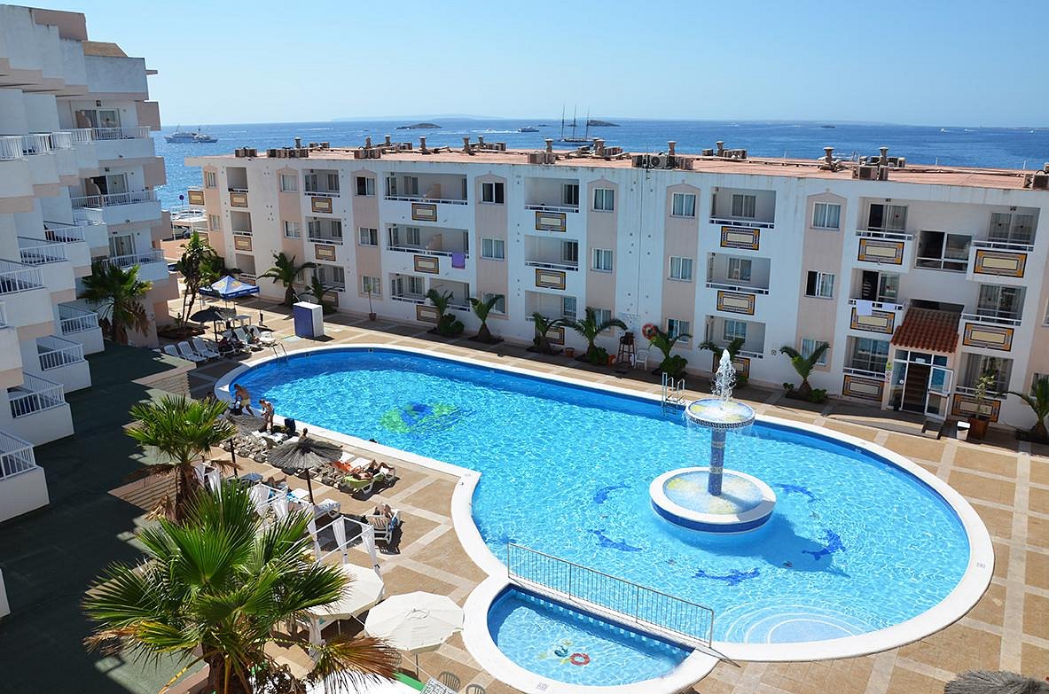 Apartamentos Vibra Tropical Garden, hotel in Ibiza