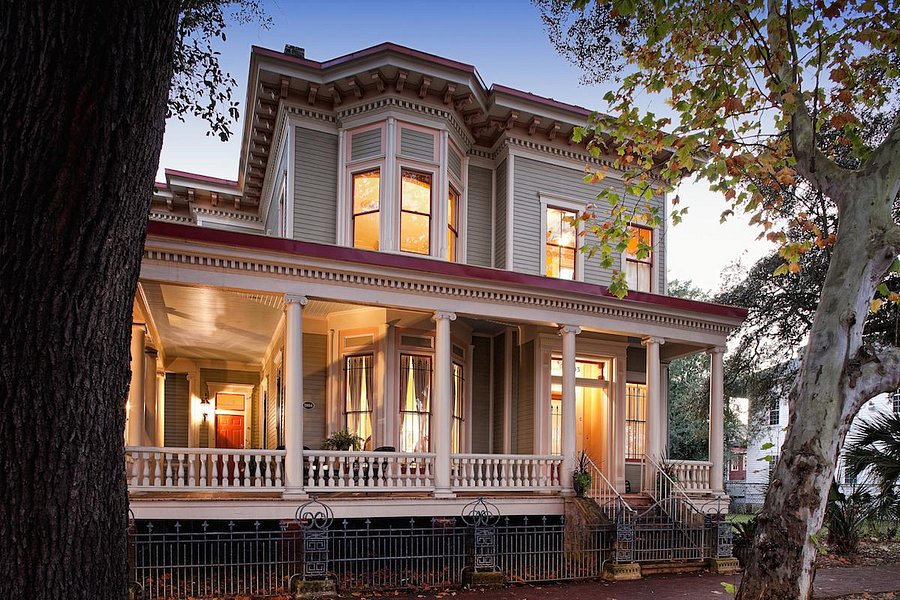 PRINTMAKER'S INN AT FORSYTH PARK - Updated 2021 Prices & Guest house