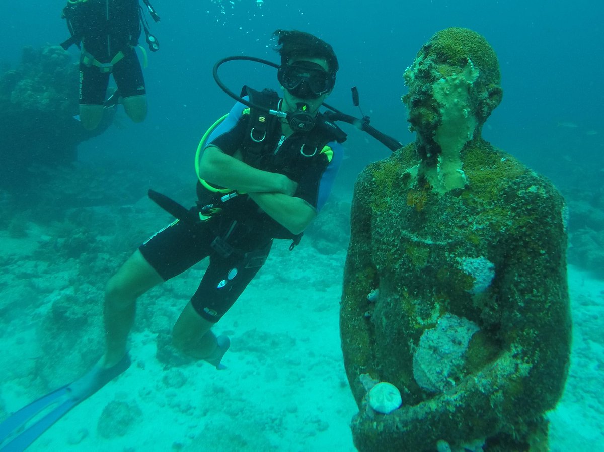 cancun diving center