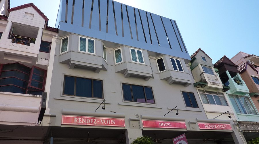 Rendez Vous Hotel Exterior (Day)
