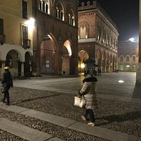 palazzo del comune e loggia dei militi di sera
